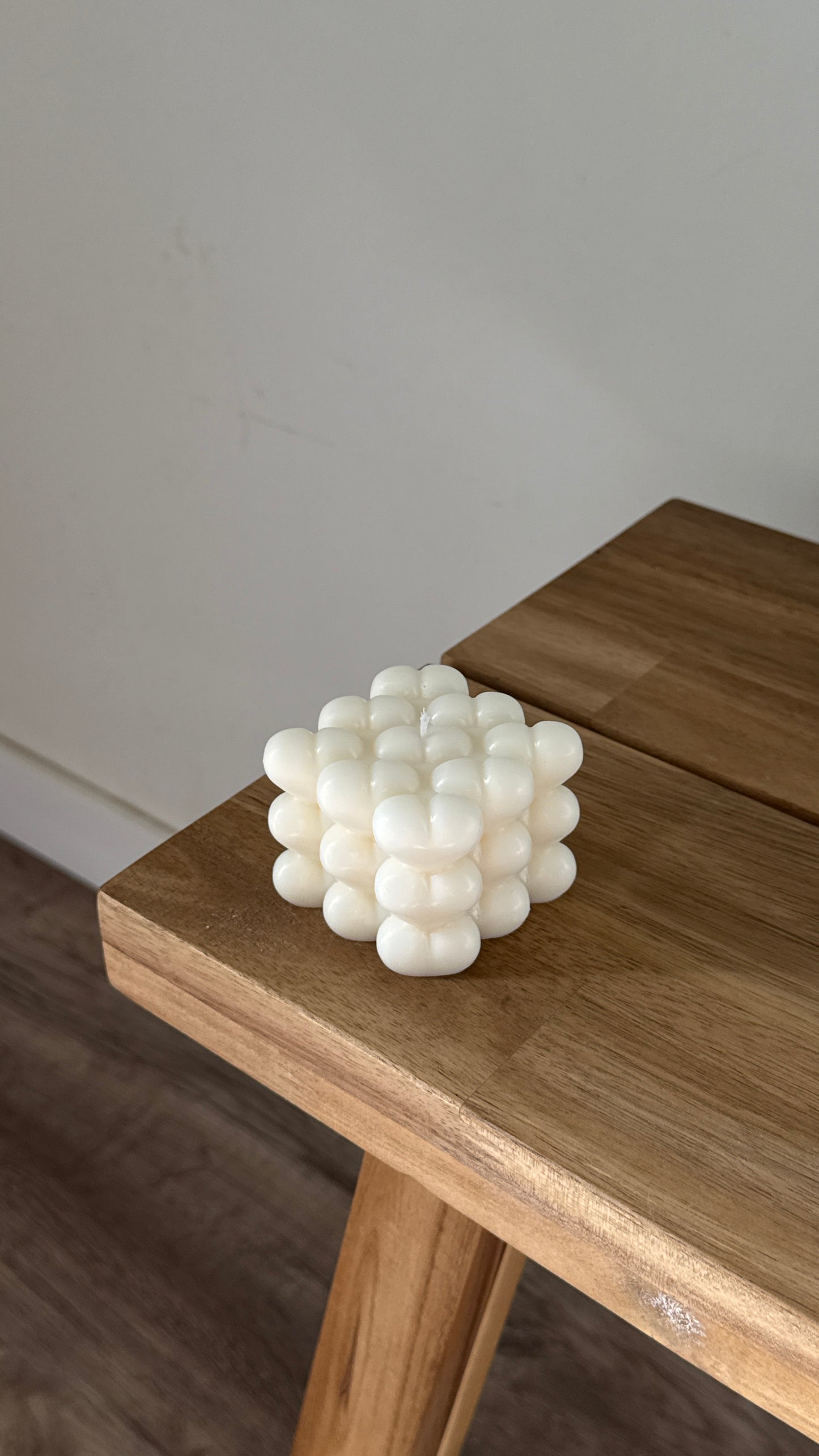 VELA CUBO DE CORAZONES