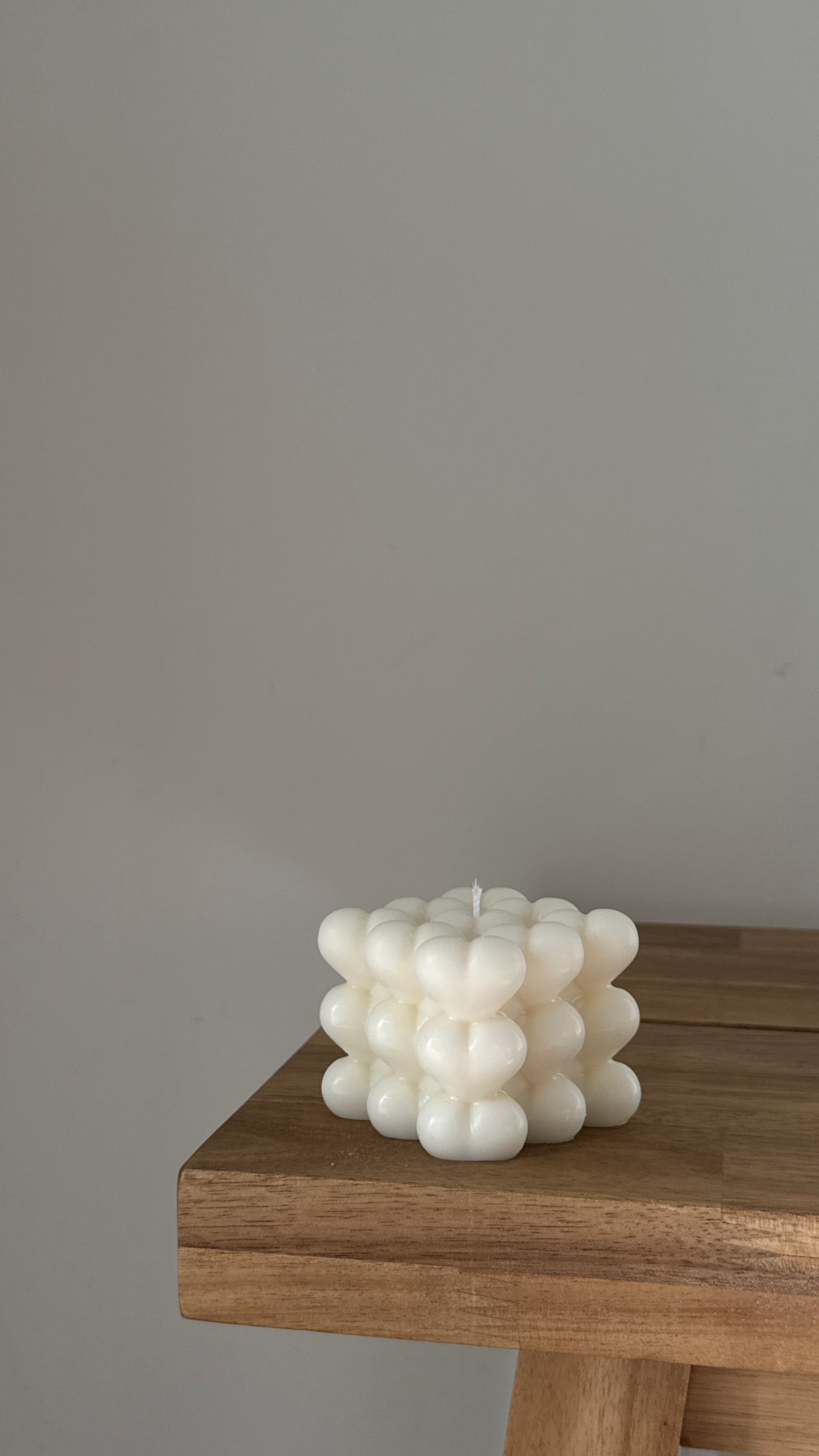 VELA CUBO DE CORAZONES